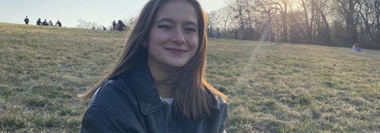 Business English Brilliance: Mia’s Innovative Teaching Odyssey