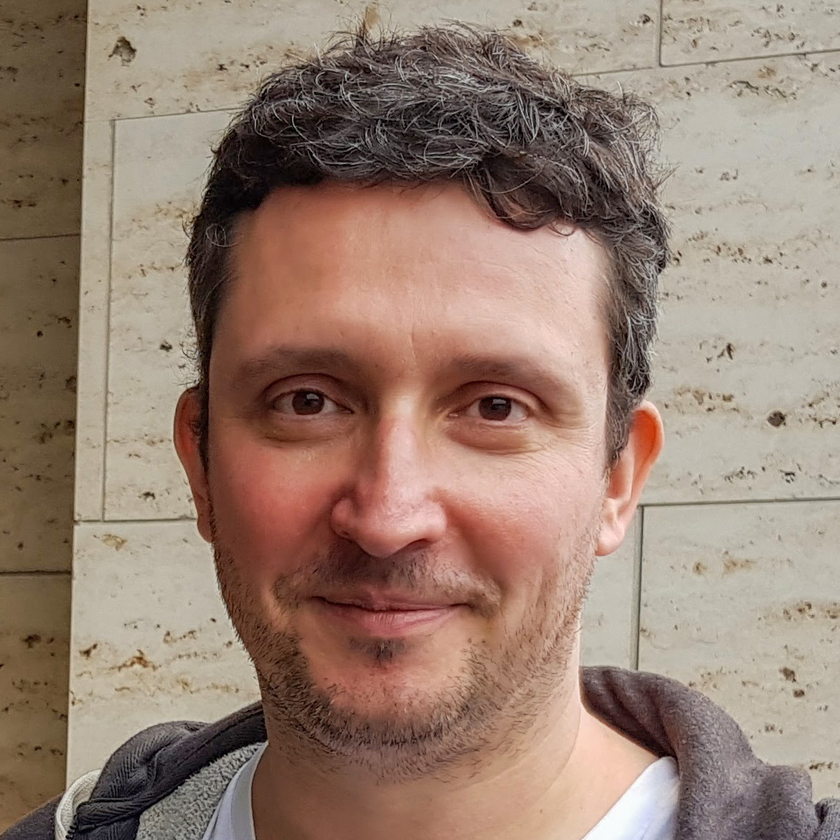 English Group or Private Course in Vienna with Michael – Native Speaker
