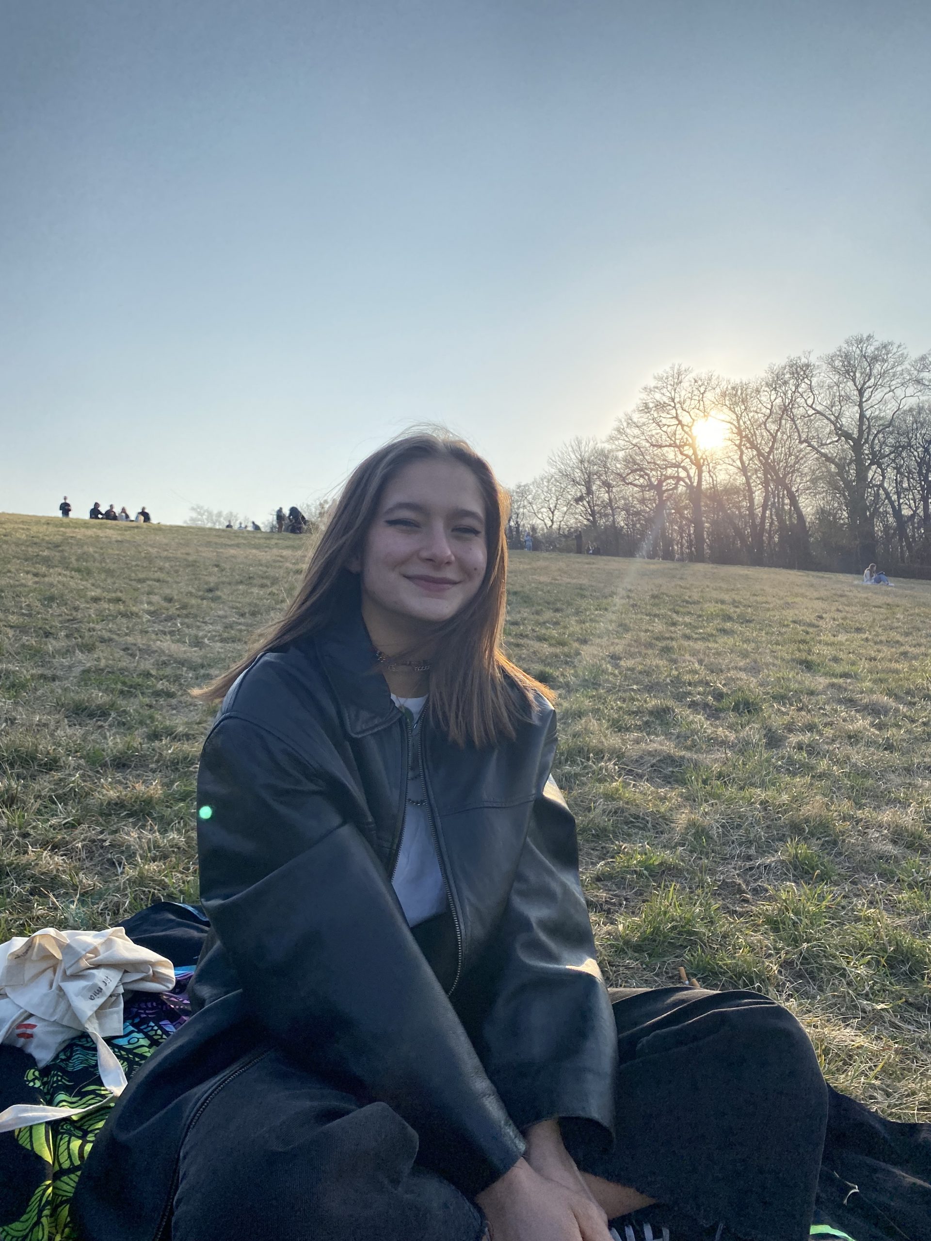 Business English Brilliance: Mia’s Innovative Teaching Odyssey